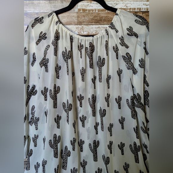 Never Worn Cowgirl Hardware Sheet Off White Hi Lo Tunic W Leopard Print Cactus - Picture 13 of 16
